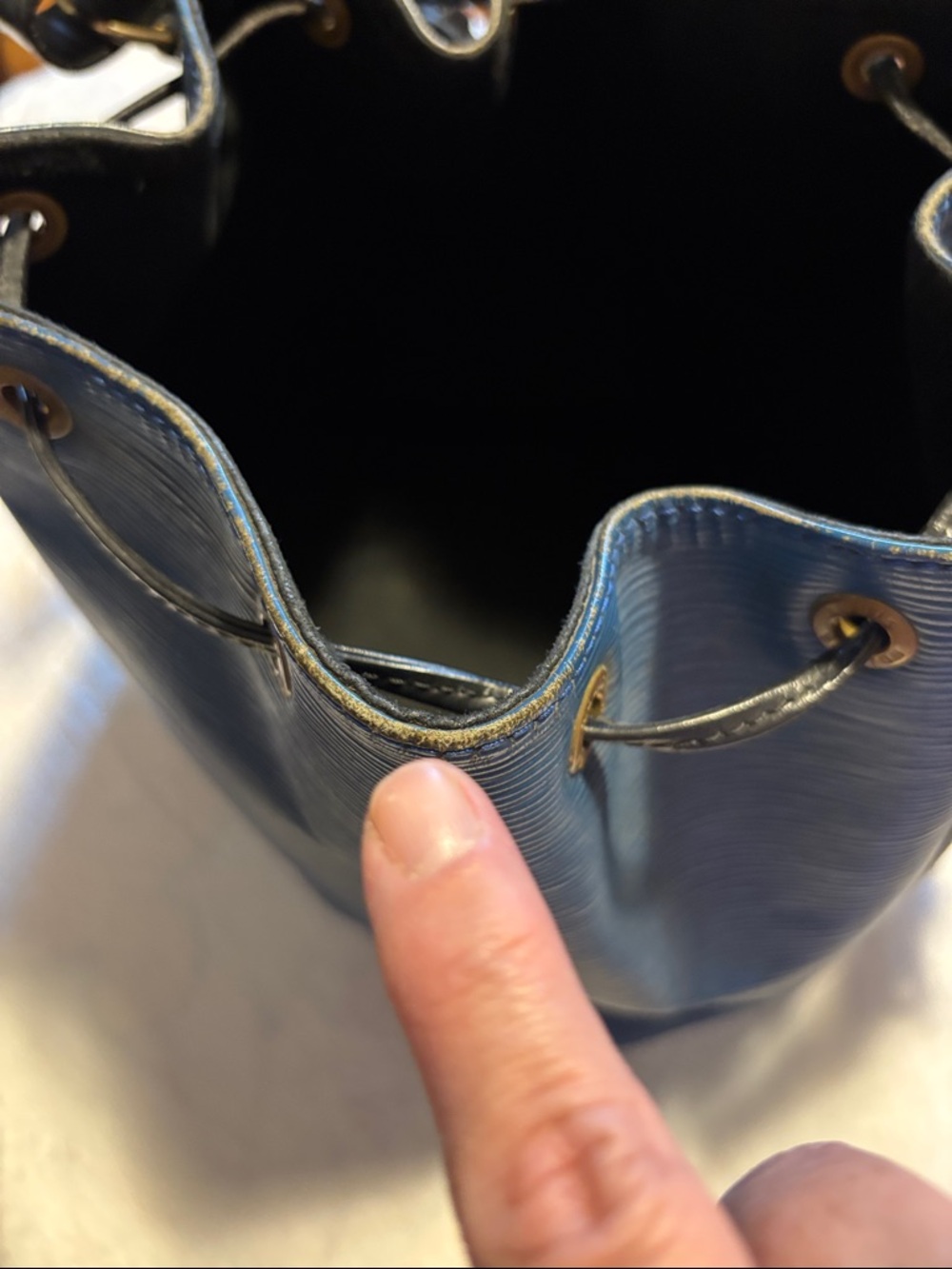 Louis Vuitton Blue Epi Drawstring Bucket Bag - Picture 17 of 17